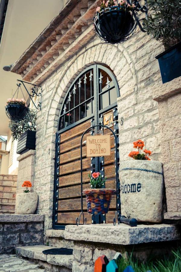 Hotel Domino Gjirokastra Kültér fotó