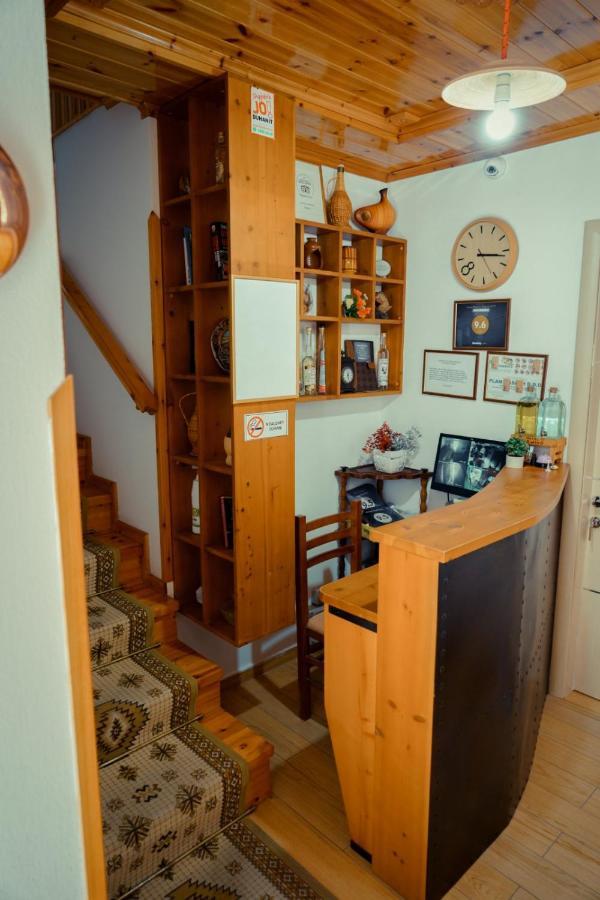 Hotel Domino Gjirokastra Kültér fotó