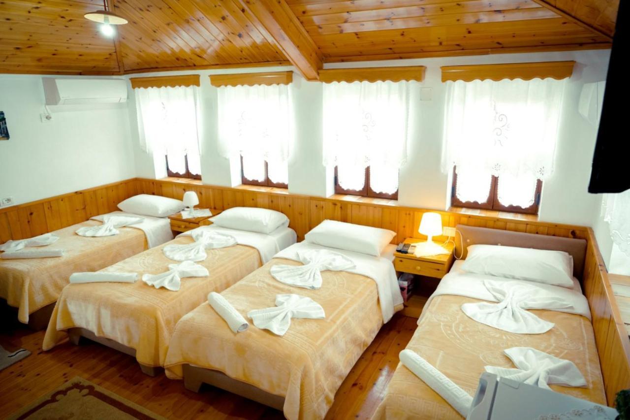 Hotel Domino Gjirokastra Kültér fotó