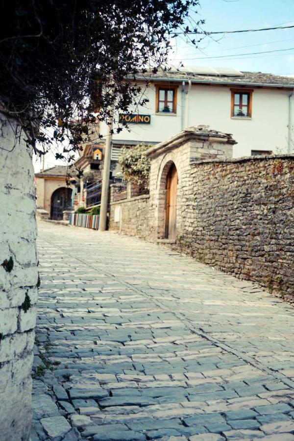Hotel Domino Gjirokastra Kültér fotó