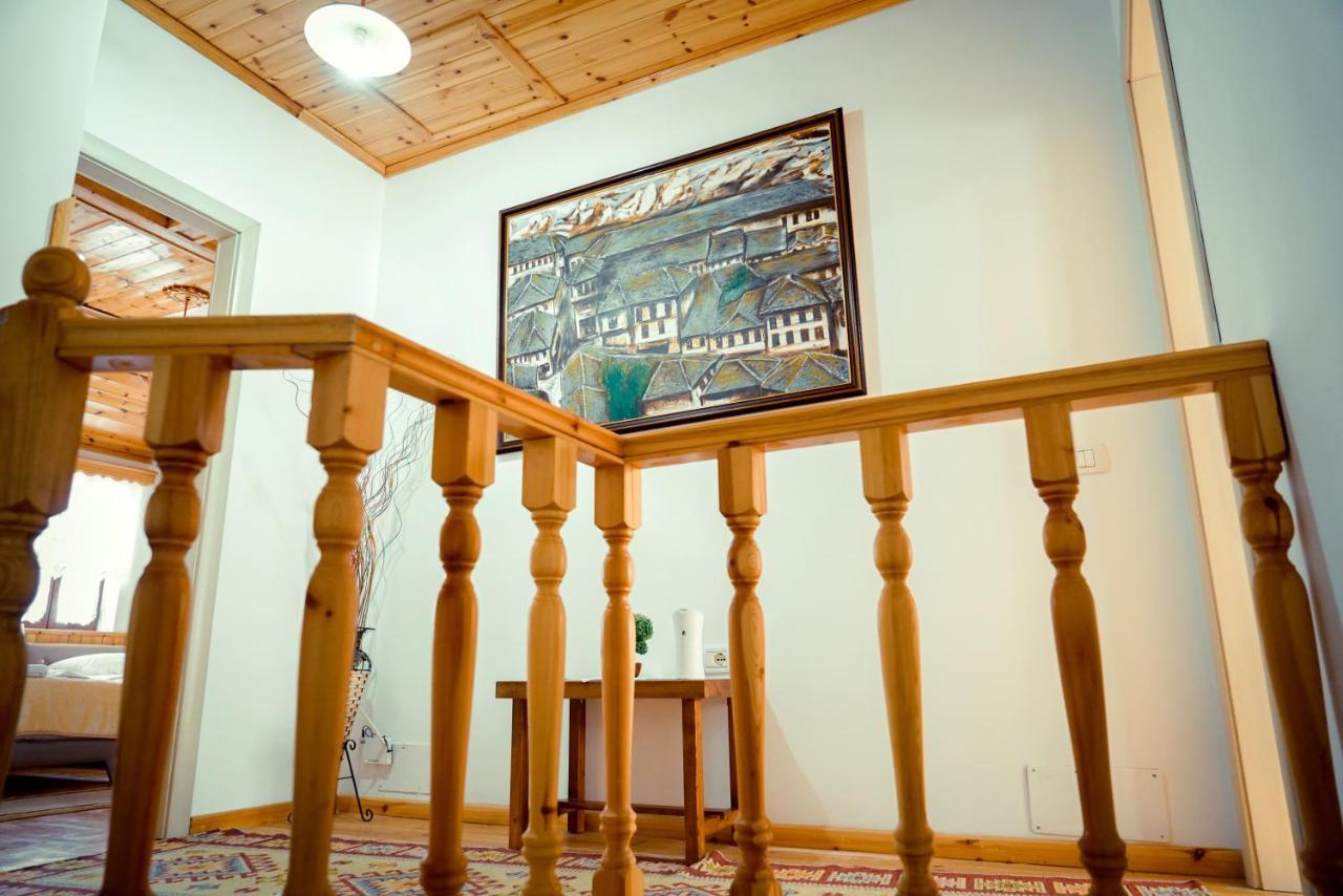 Hotel Domino Gjirokastra Kültér fotó