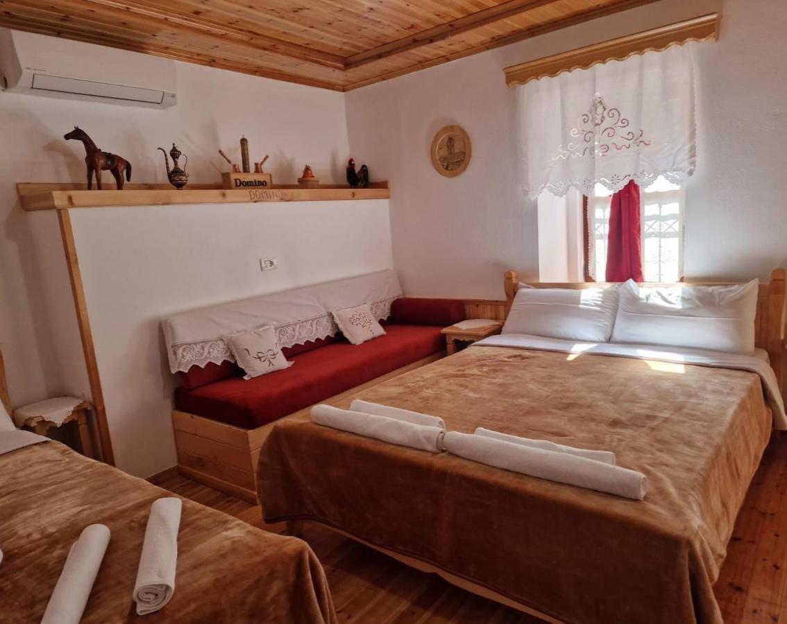 Hotel Domino Gjirokastra Kültér fotó