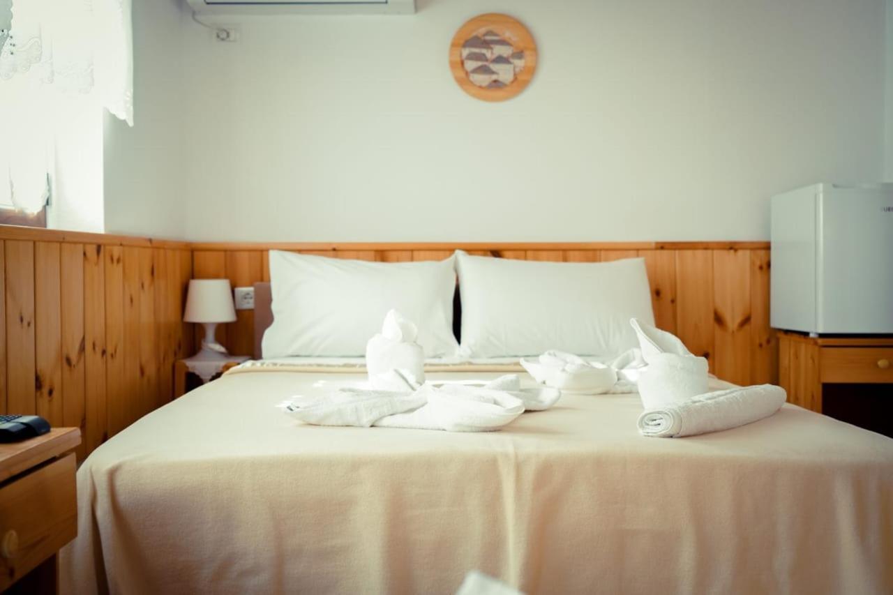 Hotel Domino Gjirokastra Kültér fotó