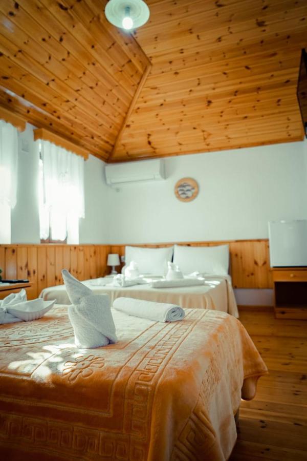 Hotel Domino Gjirokastra Kültér fotó