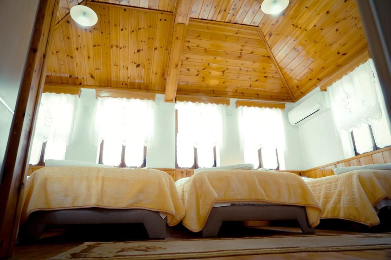Hotel Domino Gjirokastra Kültér fotó