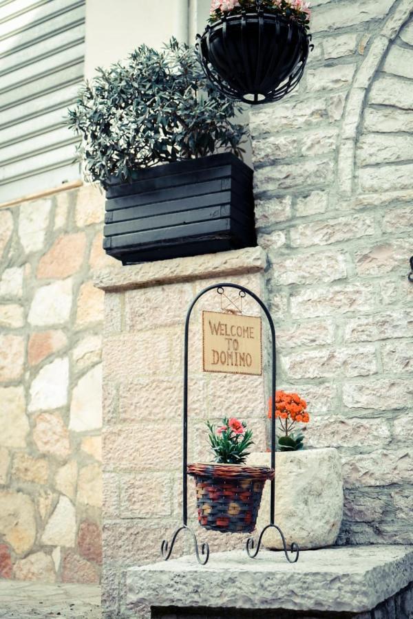 Hotel Domino Gjirokastra Kültér fotó