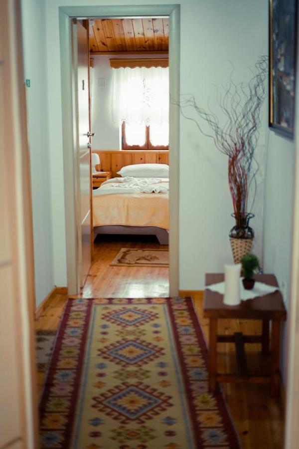 Hotel Domino Gjirokastra Kültér fotó
