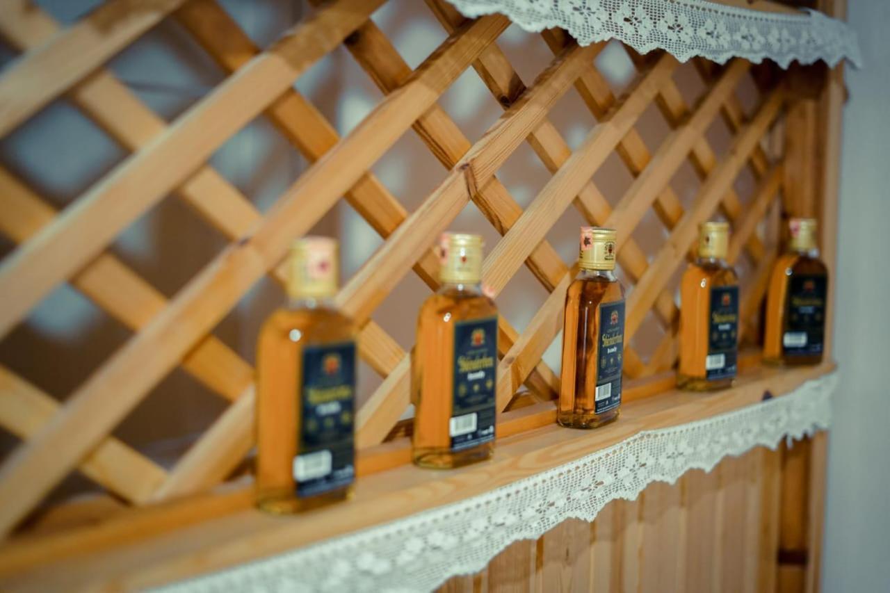 Hotel Domino Gjirokastra Kültér fotó